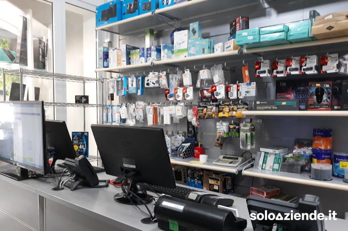 Vendita Commercio al dettaglio non alimentare VENDITA/ASSISTENZA TELEFONIA/INFORMATICA a Roma (RM)